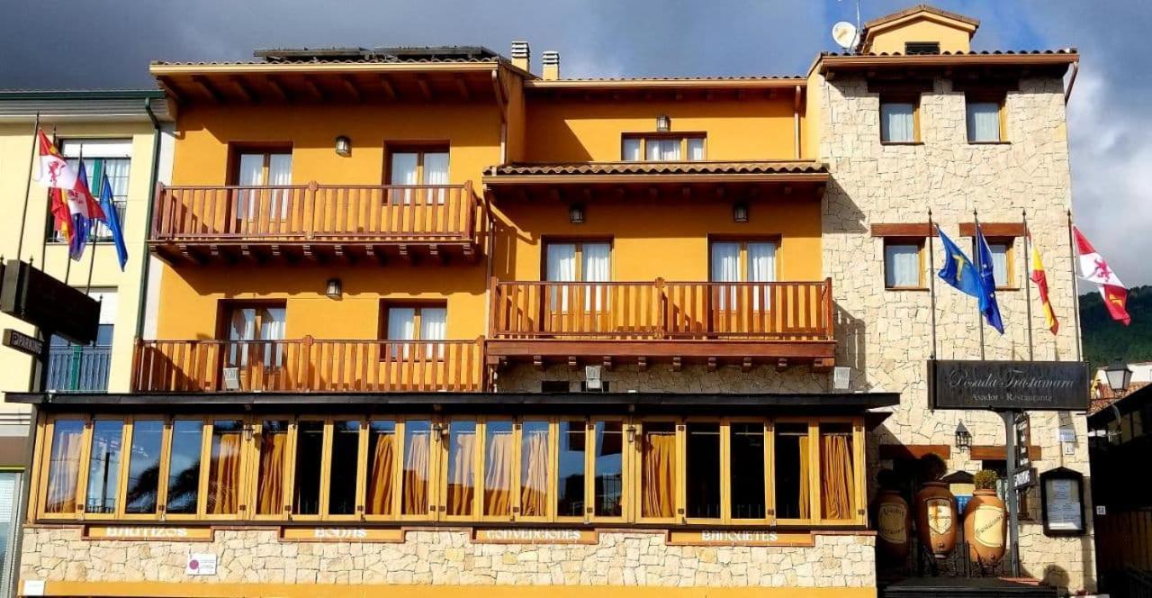 Posada Trastamara Piedralaves Exterior photo